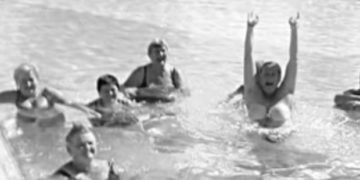 Rugvica: kupanje i molitva