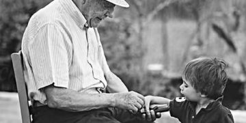 Država udara po bakama i djedovima