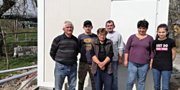 Suh pribavio kontejner i gradi kućicu