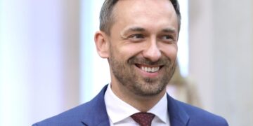 Zašto ministar Piletić samo “pijuče”?