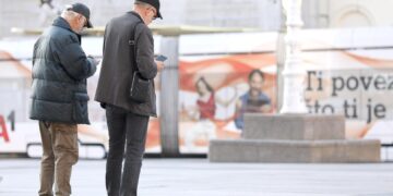 Ugledni profesori za ukidanje II. stupa