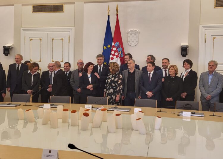 UVODNA RIJEČ: Oni ne misle na narod