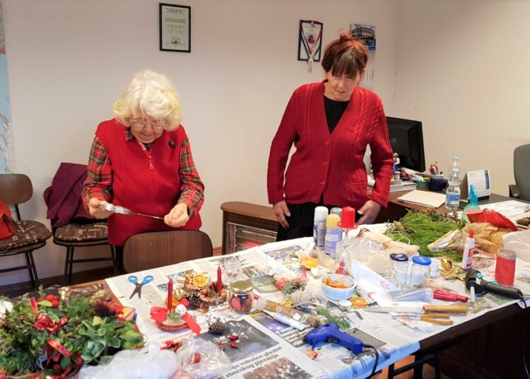 Izrada božićnih dekoracija