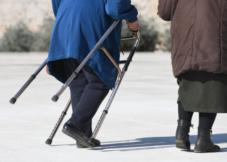 Država naknadu za siromašne bez mirovine uvjetuje – bankovnim računom