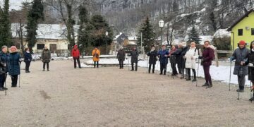 Štapovima po obroncima