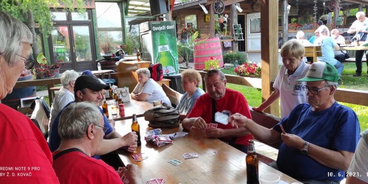 Svakome po neka medalja