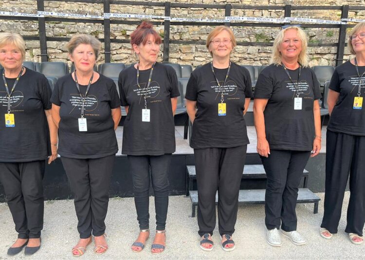 Umirovljenice hostese u Areni