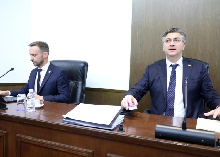 UVODNA RIJEČ: Tko sve puca u prazno