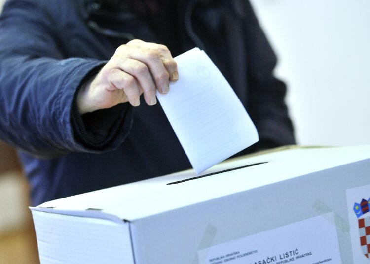 UVODNA RIJEČ: Za koga glasaju stariji?