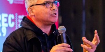 Baku i djeda svako dijete treba