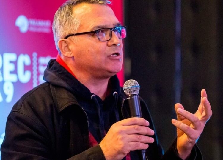 Baku i djeda svako dijete treba