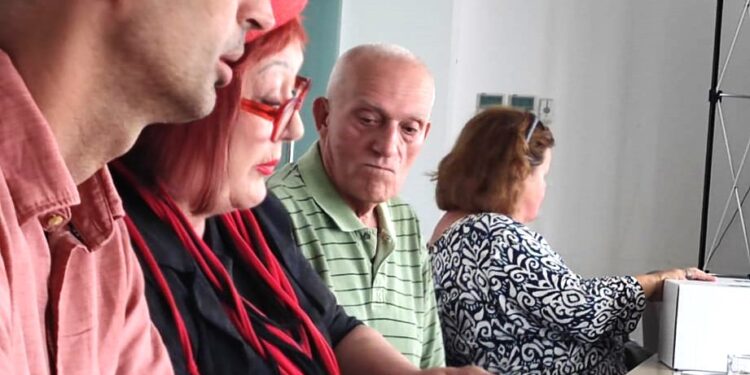 Uručena peticija “Veće mirovine odmah!” ministru Piletiću