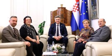 Božićnica svim umirovljenicima