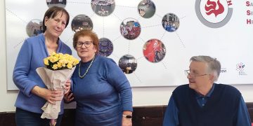 Cvijeće za Vesnin oproštaj, Mirjana za kormilom