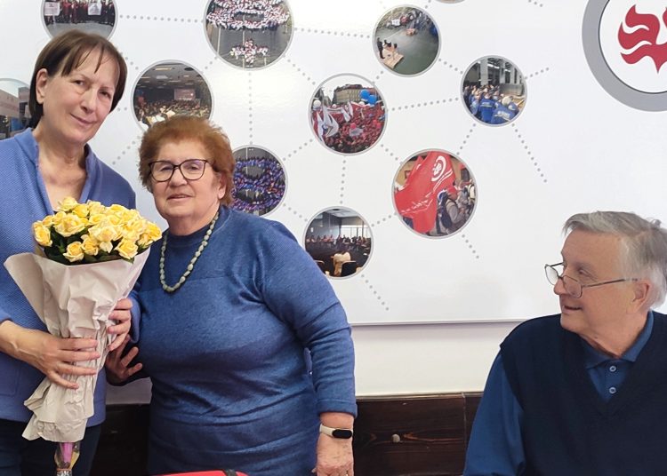 Cvijeće za Vesnin oproštaj, Mirjana za kormilom