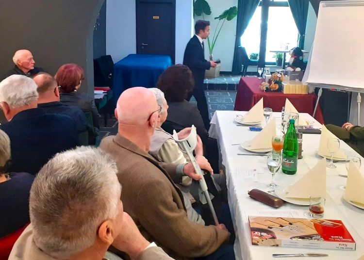 Zabavna večer uz prezentaciju