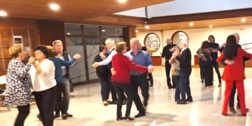 “Ples po starinski”