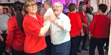 Ples „srdaca“ i smijeh