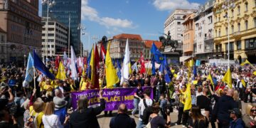 Tisuće nezadovoljnih umirovljenika i radnika protiv nepravde i pohlepe