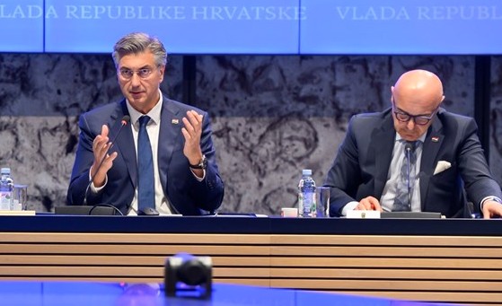 Kao i lani ponovno se licitira oko visine godišnjeg dodatka